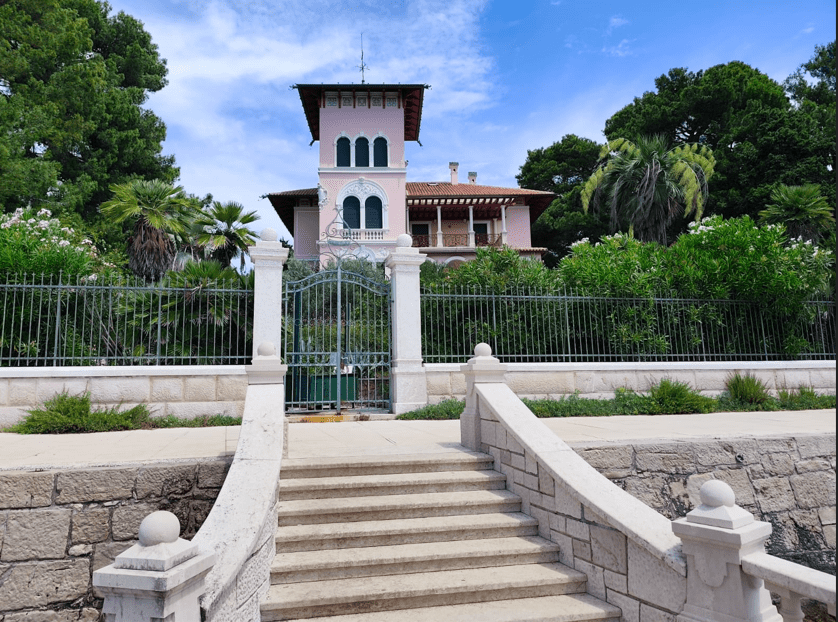 Vila Karolina, uvala Čikat, Foto- Globalna mreža.rs