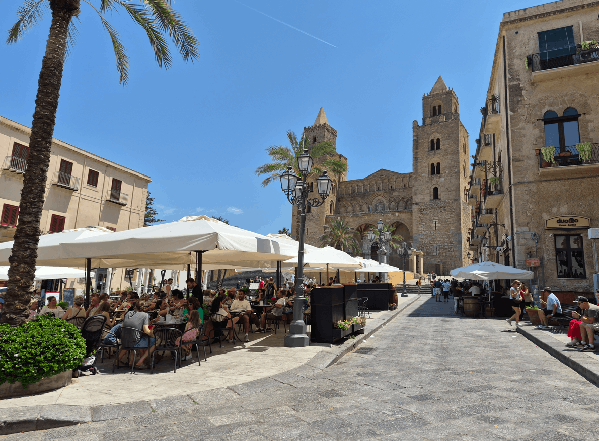 Cefalu trg, Foto- Globalna amreža