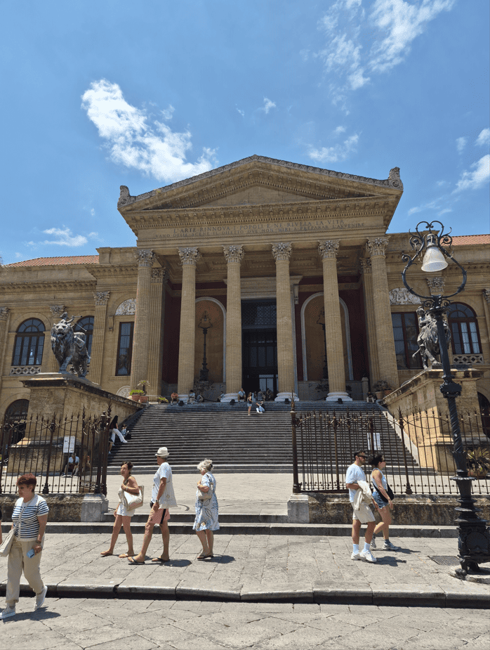 Teatro Massimo, stepeniste na kome je sniman čuveni film Kum, Foto- Globalna mreža